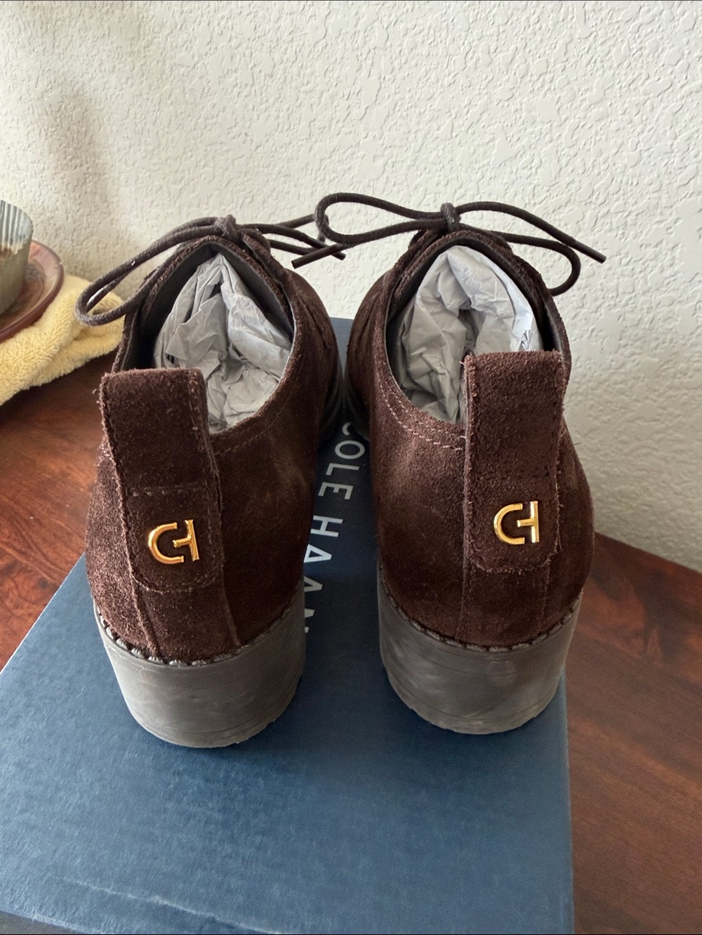 Cole Haan Women's Camea Heritage Dark Chocolate Suede Lace Up Oxfords size 8 - Picture 4 of 7